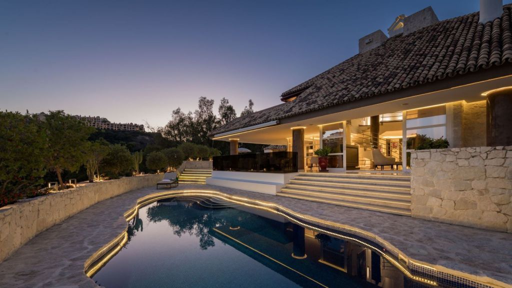 Property photo 2 of 20