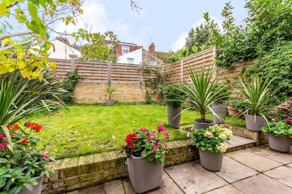 Property photo 3 of 17
