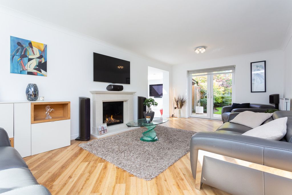 Property photo 2 of 19