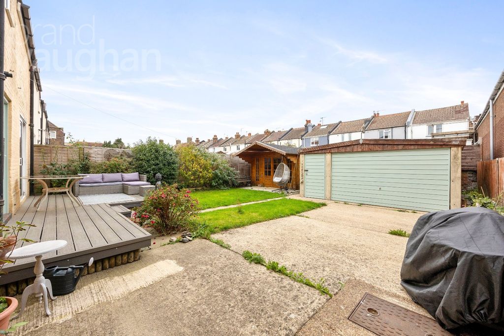 Property photo 3 of 20 Picture No. 02