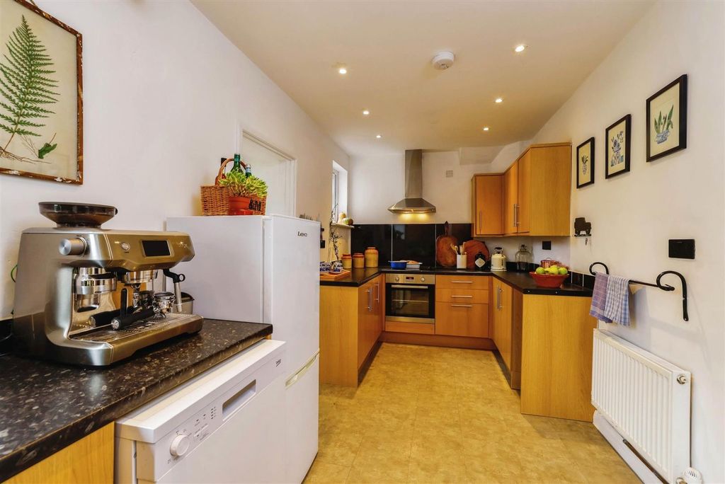 Property photo 3 of 20 557Newbuildingsenfordref1550140-51.Jpg