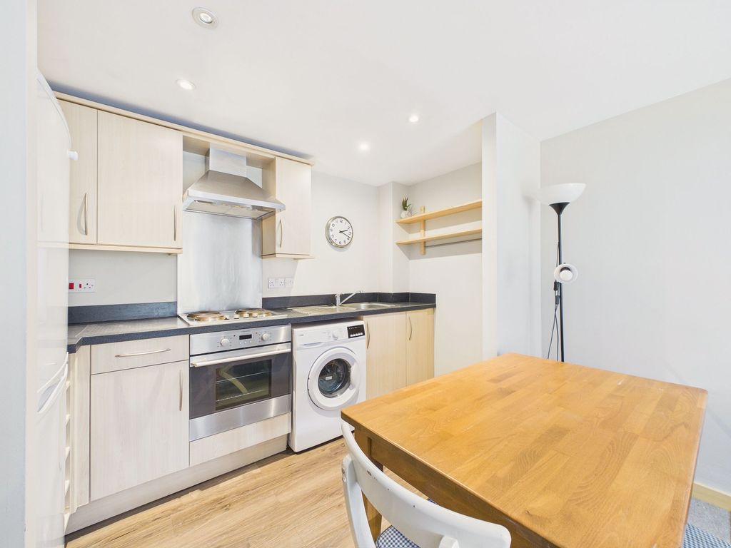 Property photo 1 of 7 Dining Kitchen