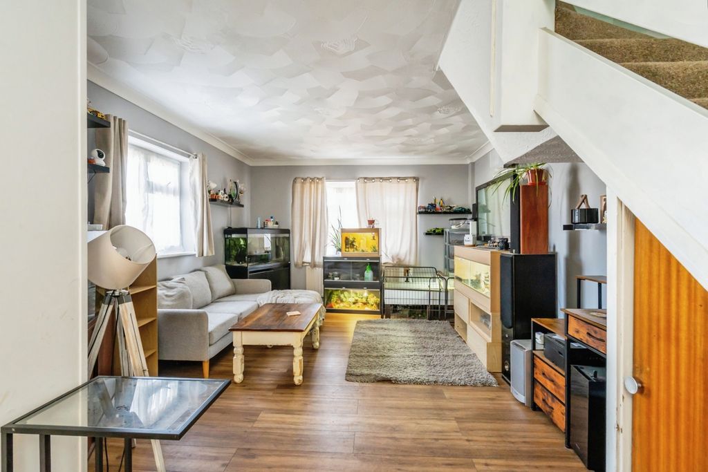 Property photo 2 of 10 Pbox-Img.Jpg