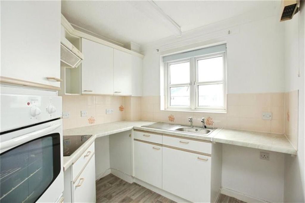 Property photo 2 of 7 (Main)