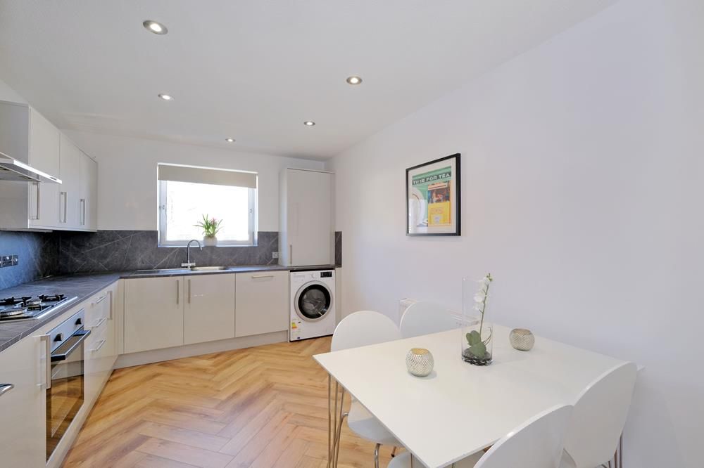 Property photo 2 of 6 Hilton Heights 57 Kitchen