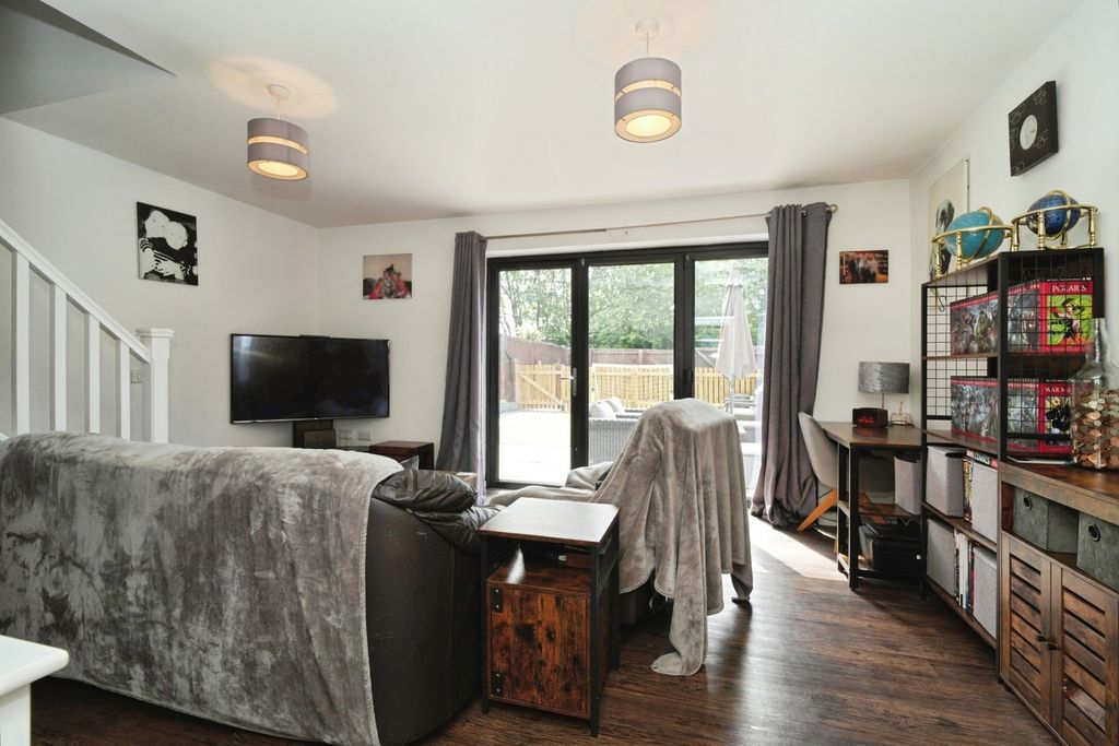 Property photo 3 of 20 Pbox-Img.Jpg