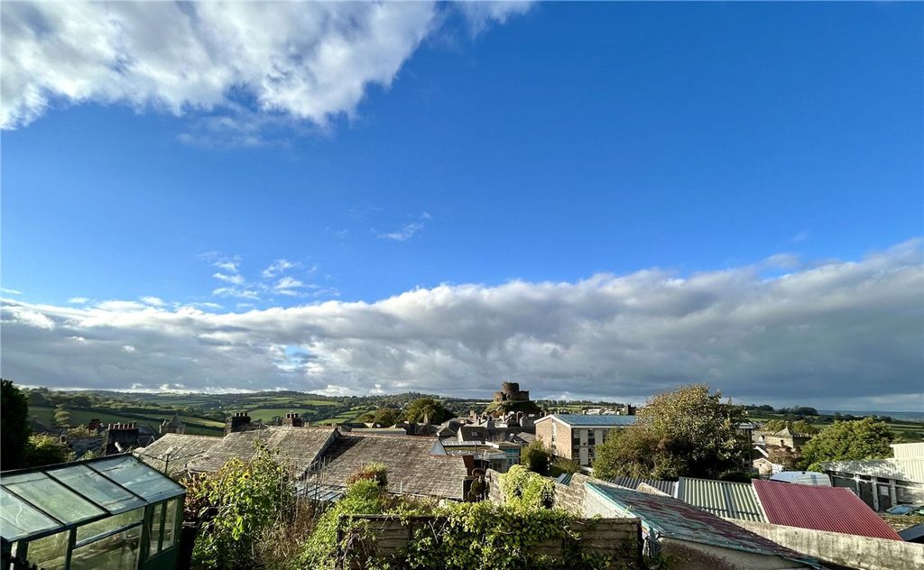 Property photo 2 of 9 View