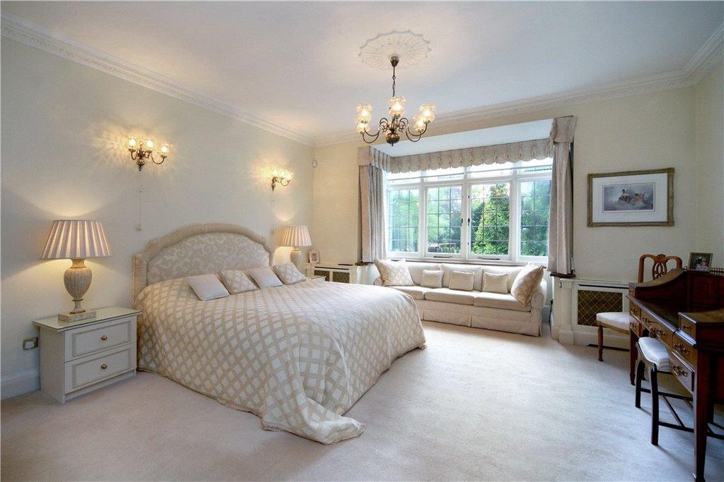 Additional image 11 of 5 bed link detached house for saleBishopsgate Road, Englefield Green, Surrey TW20