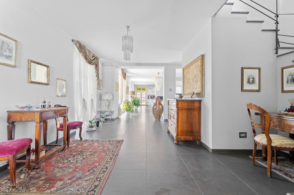 Property photo 2 of 30