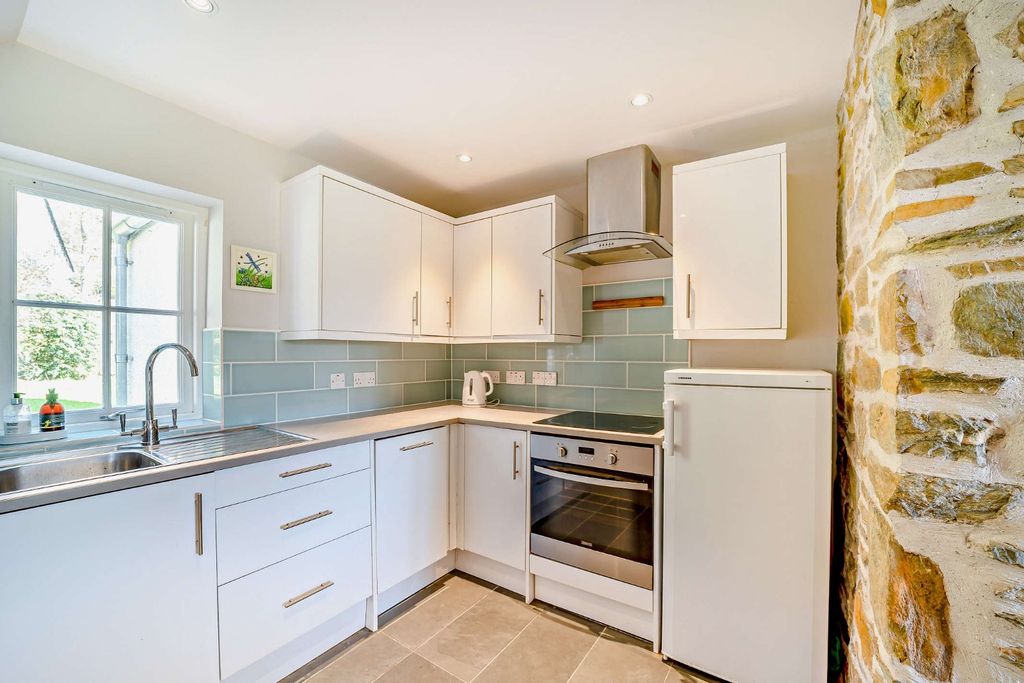 Property photo 3 of 17 Picture No. 02