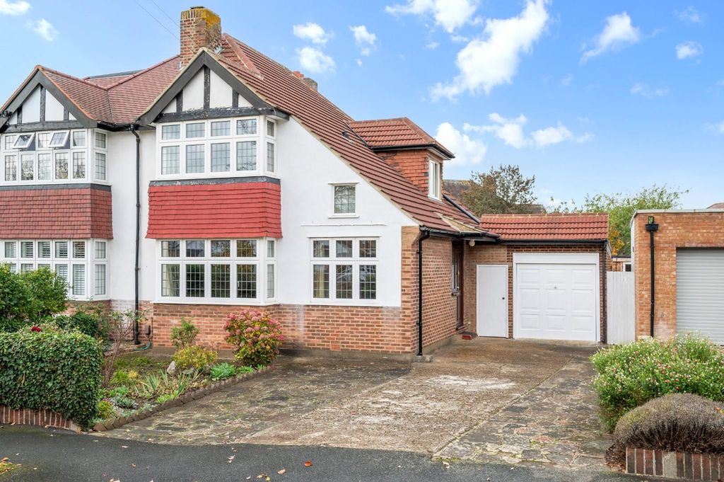 Property photo 1 of 19 Mayfair Avenue,  (20).Jpg