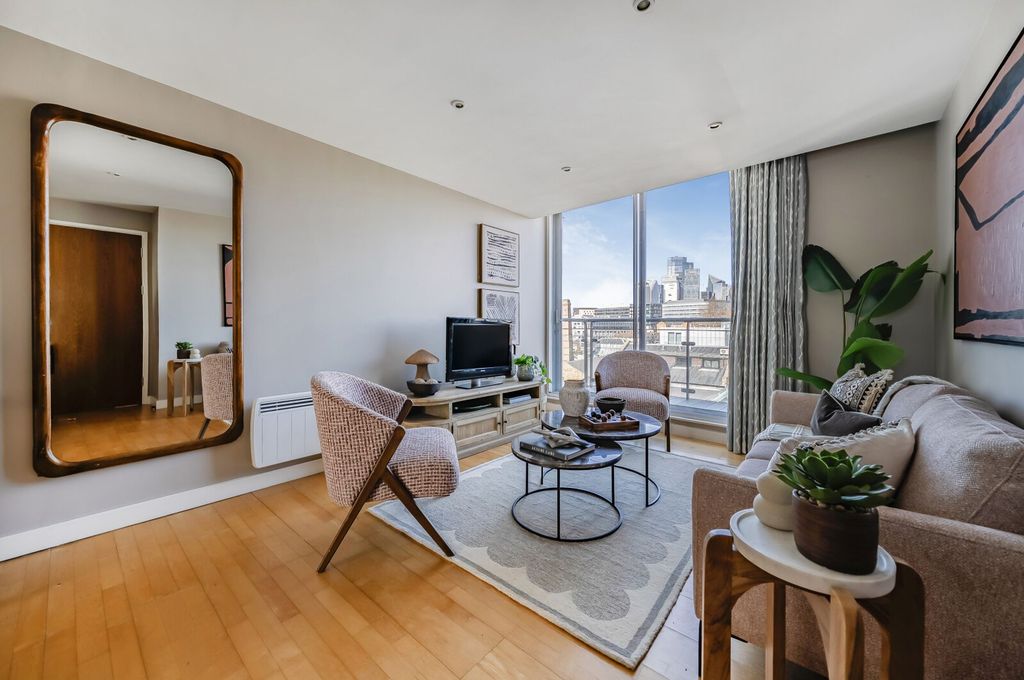 Property photo 2 of 24