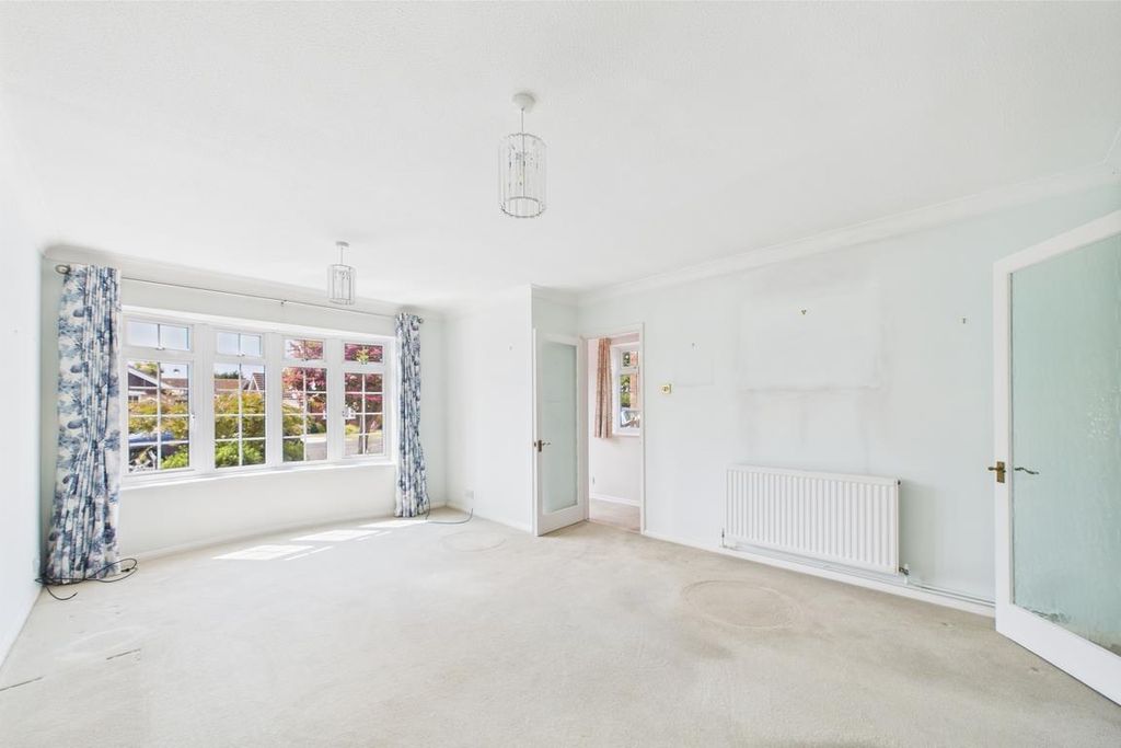 Property photo 3 of 13 Cam01894G0-Pr0177-Still007.Jpg