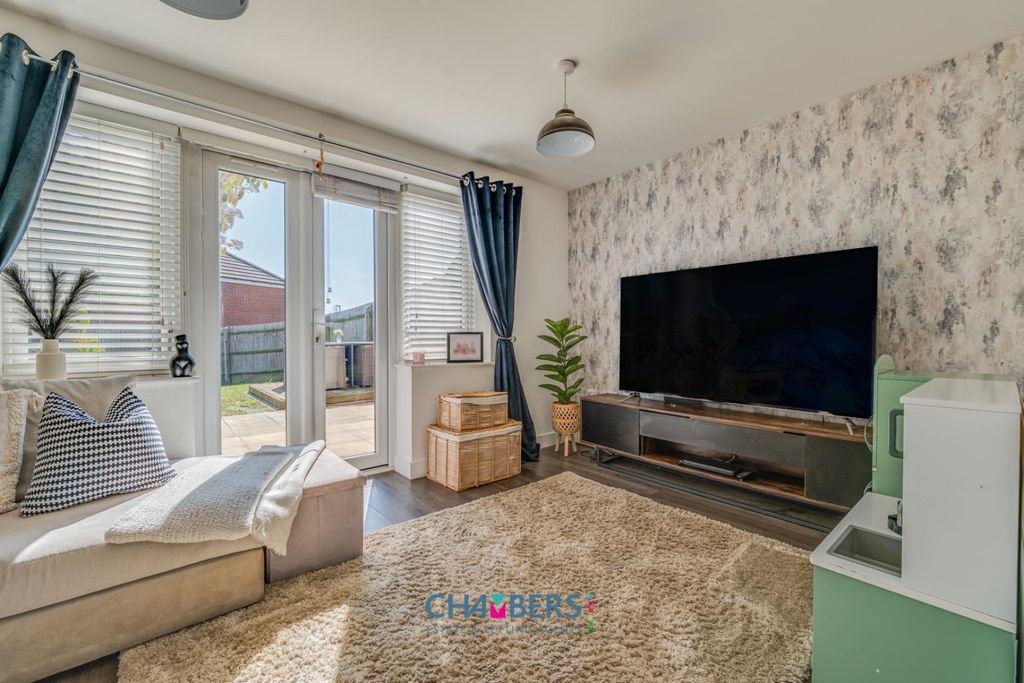 Property photo 2 of 17 Lounge