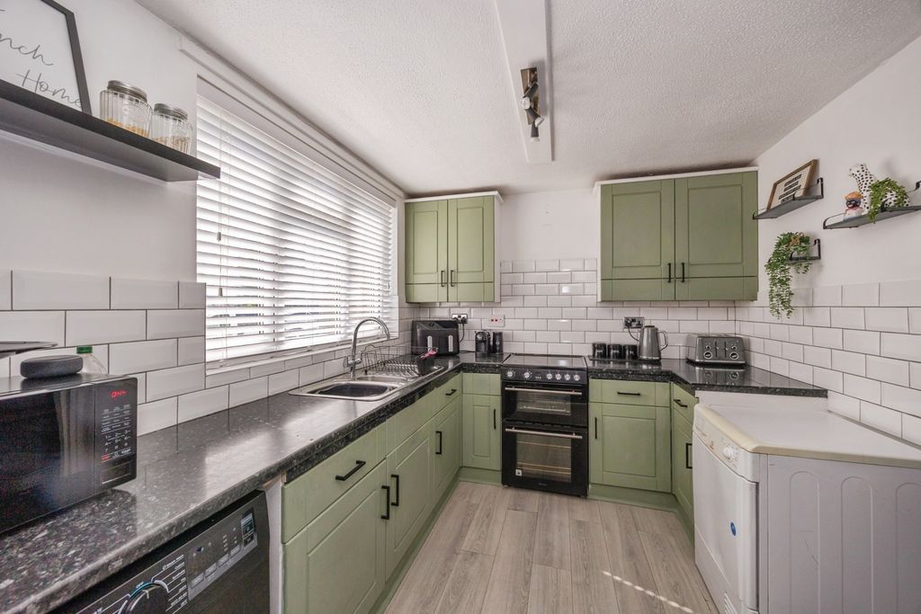 Property photo 2 of 15 Pbox-Img.Jpg