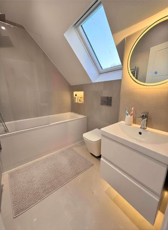 Property photo 3 of 6