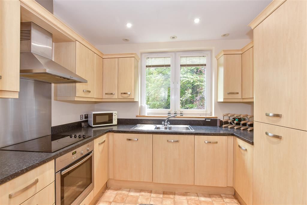 Property photo 1 of 9 Kitchen