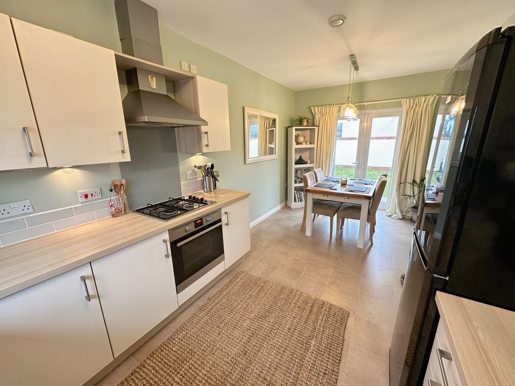 Property photo 2 of 21 Kitchen/Diner