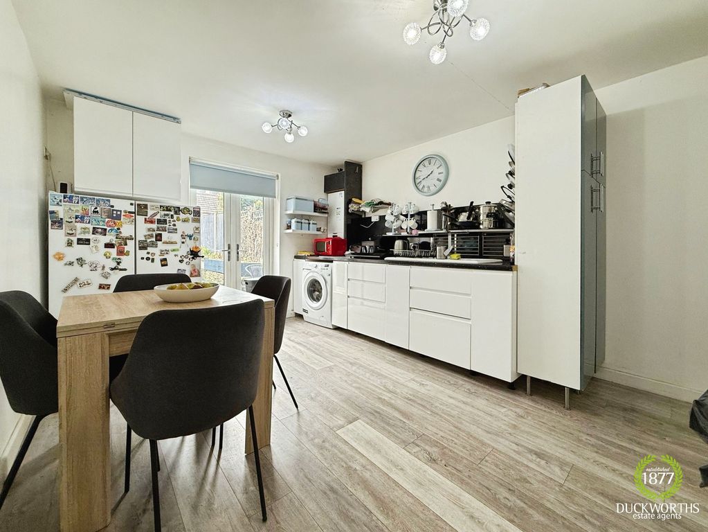 Property photo 3 of 28