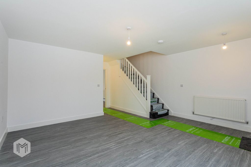 Property photo 2 of 18 Picture No. 01