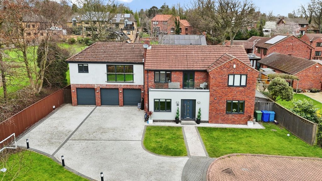 Property photo 1 of 36 4871942