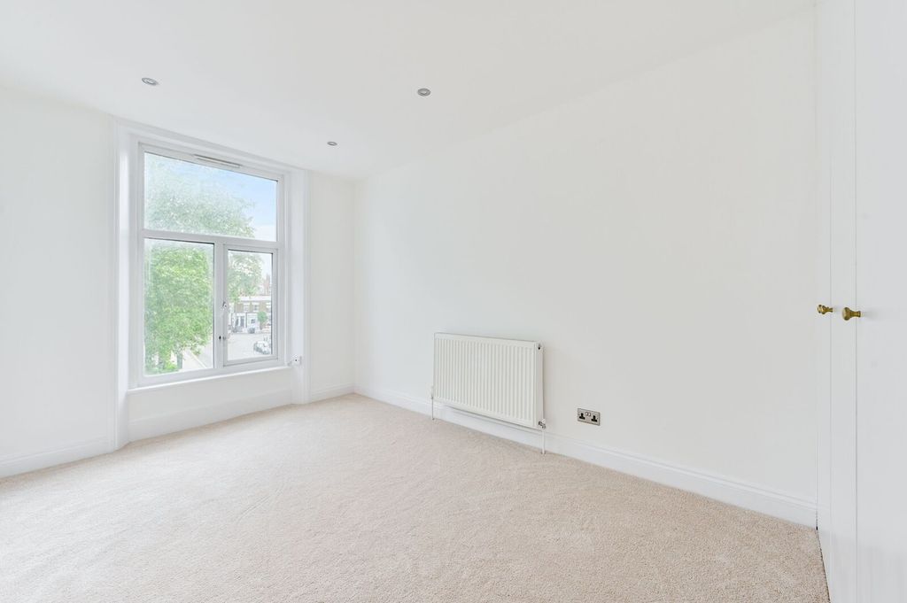 Property photo 3 of 8