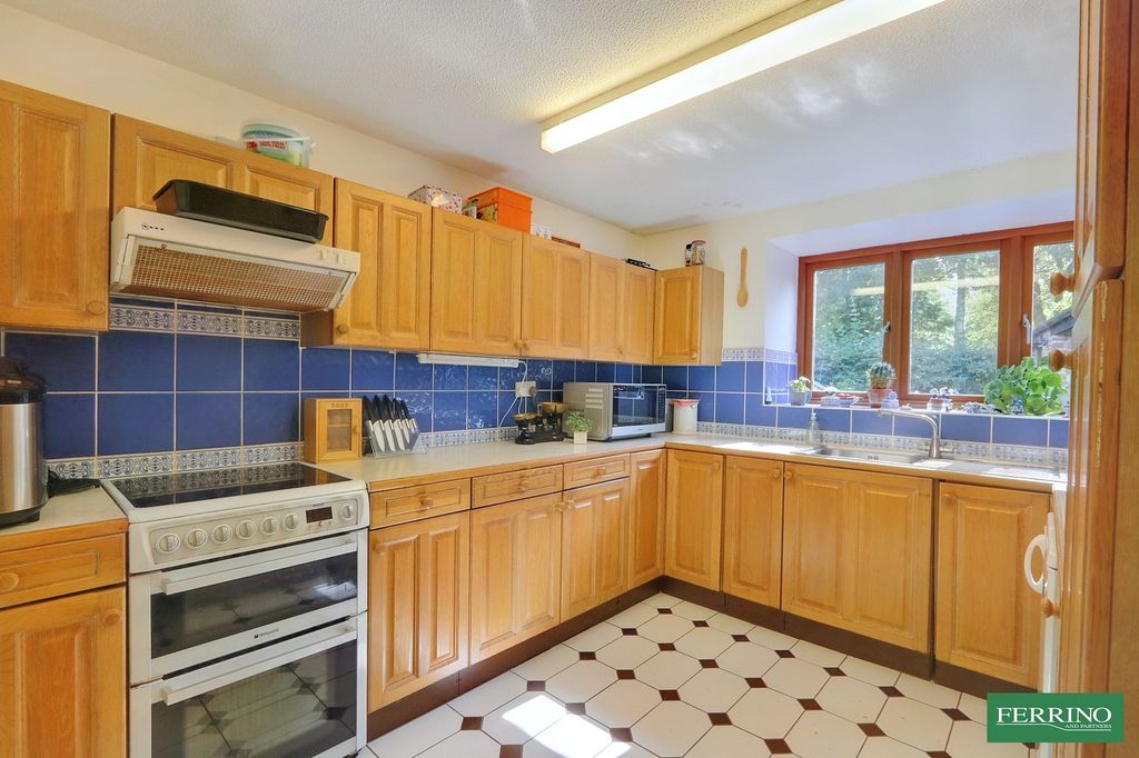 Property photo 3 of 22 Kitchen