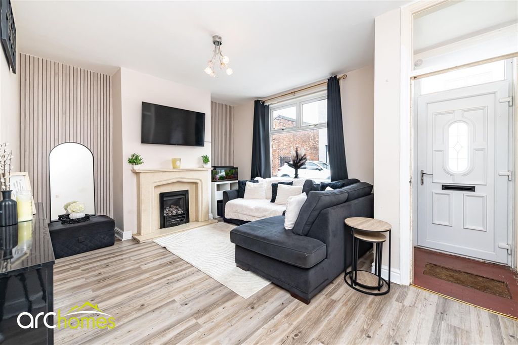 Property photo 2 of 17 Blantyre-1.Jpg