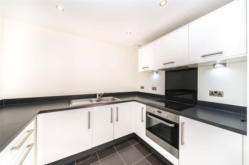 Property photo 3 of 5 Picture No. 10