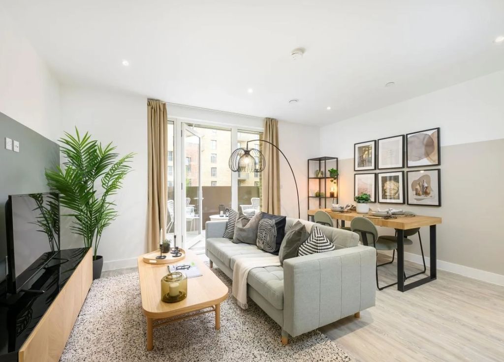 Property photo 1 of 5