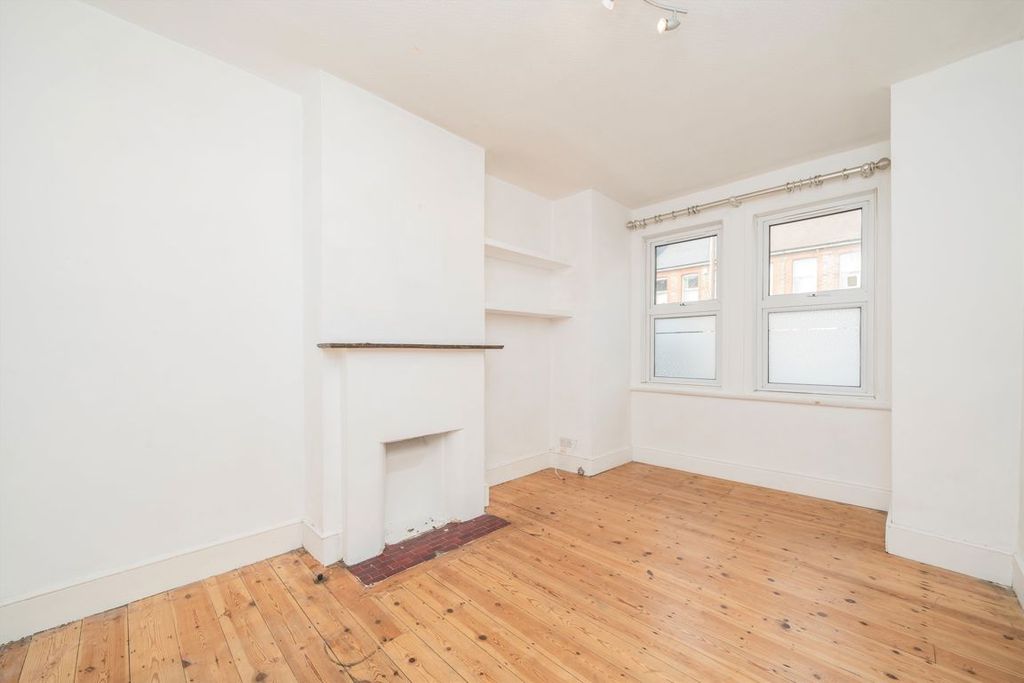 Property photo 2 of 7