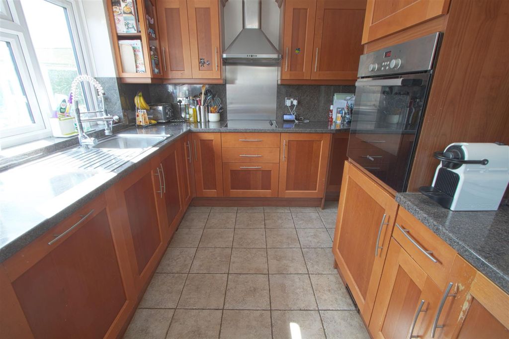 Property photo 2 of 14 Kitchen.Jpg
