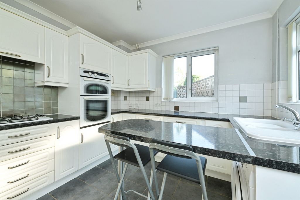 Property photo 3 of 25