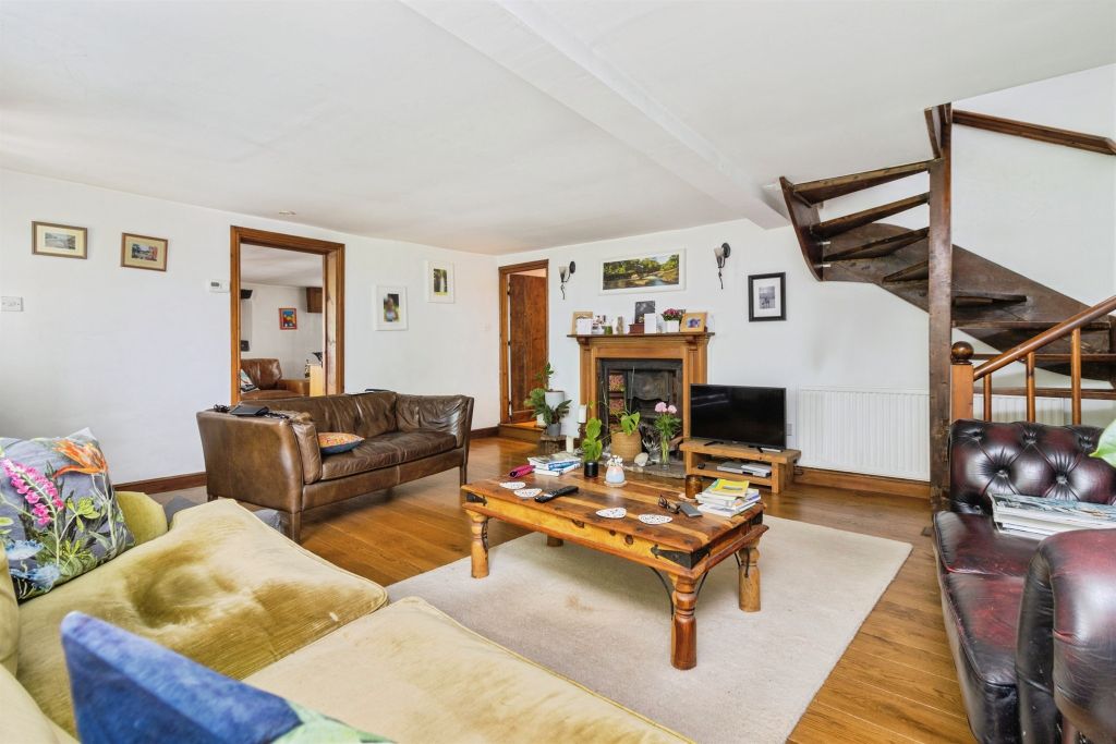 Property photo 3 of 22