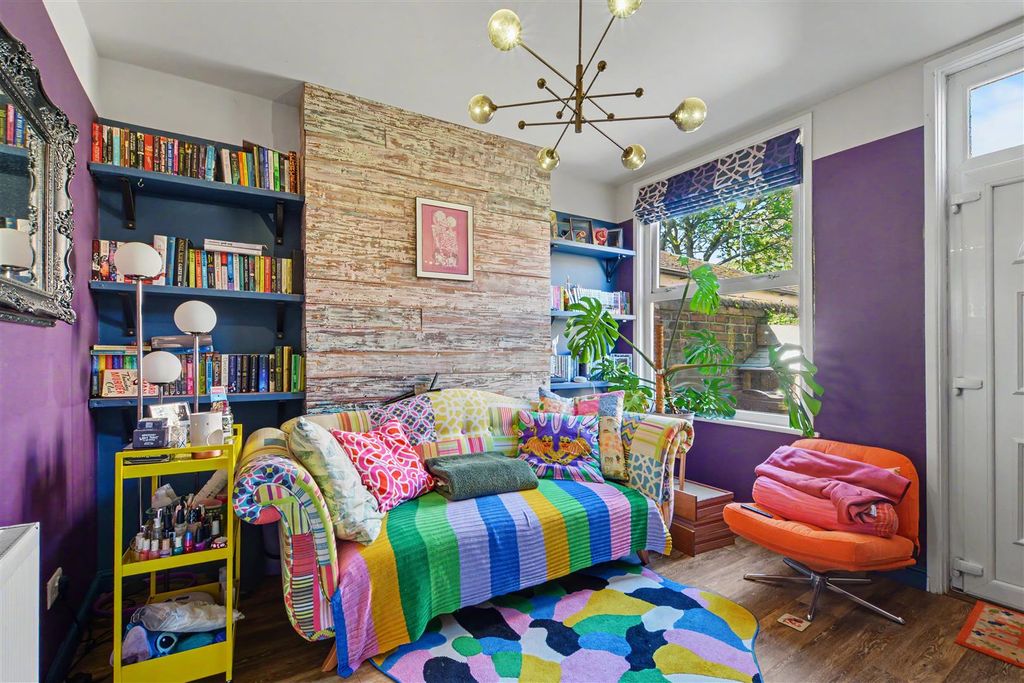 Property photo 2 of 12 Lounge_1.Jpeg