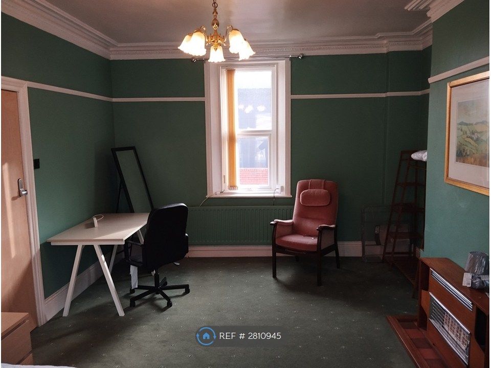 Property photo 2 of 8