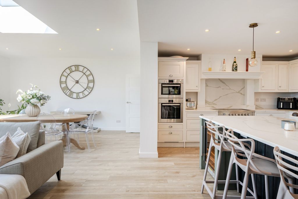 Property photo 3 of 25 1446157-5-69Ea1Af...