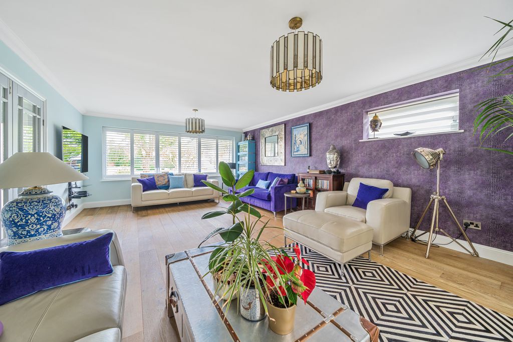 Property photo 3 of 21 Drawing Room