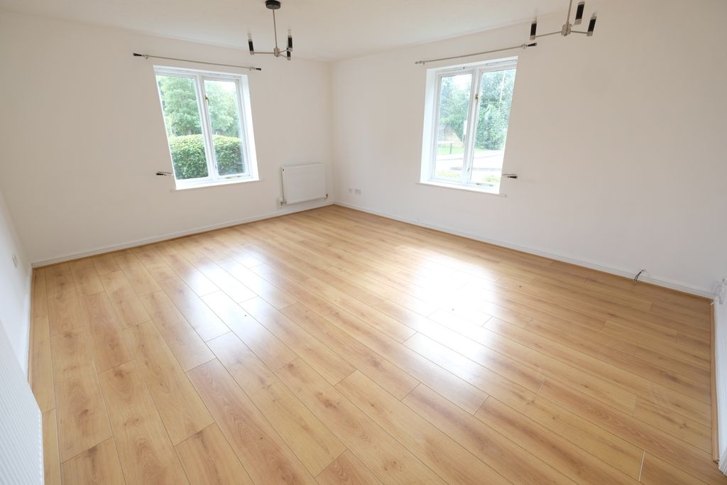 Property photo 2 of 11 Sitting/Dining Room