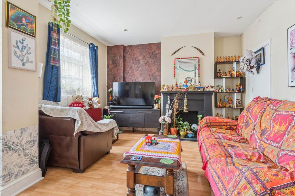 Property photo 2 of 16