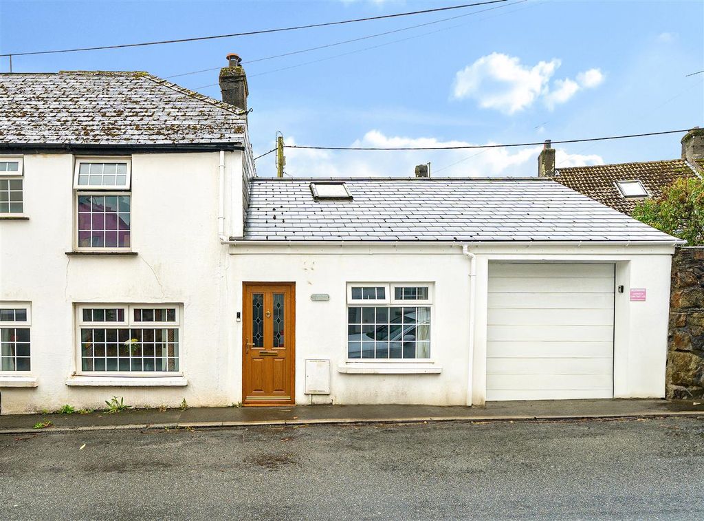 Property photo 1 of 20 Western Cottage Front B;.Jpg