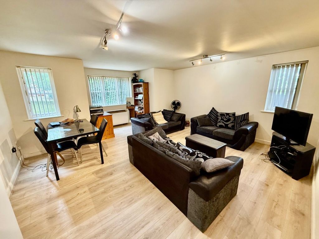 Property photo 2 of 11