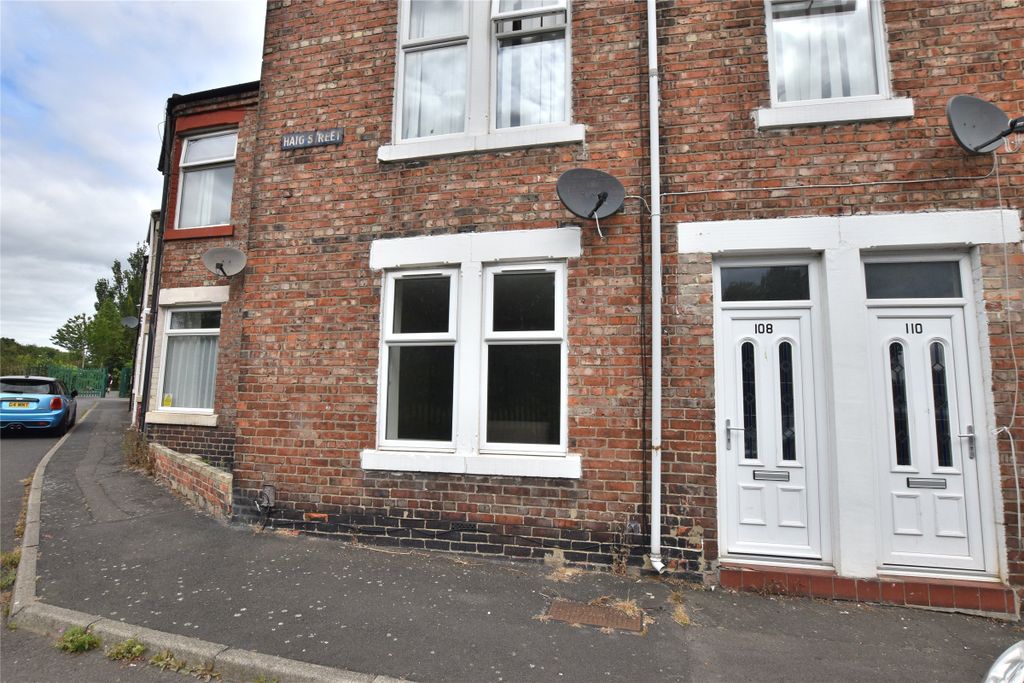 Property photo 1 of 8 External