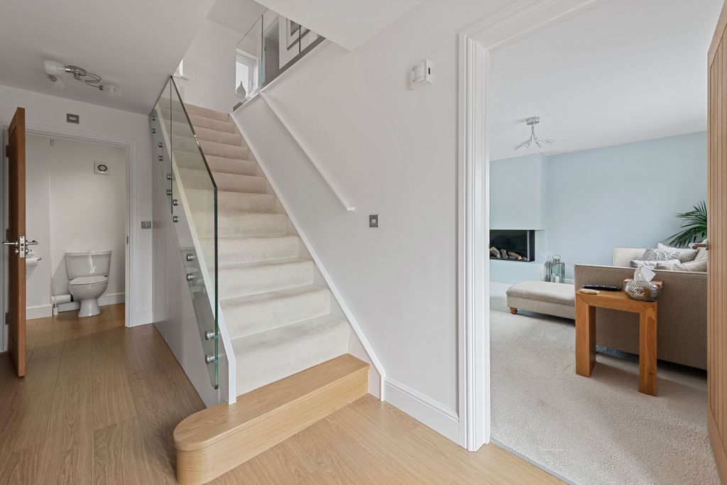 Property photo 2 of 23