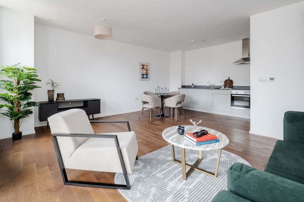 Property photo 1 of 19 Gransden Avenue