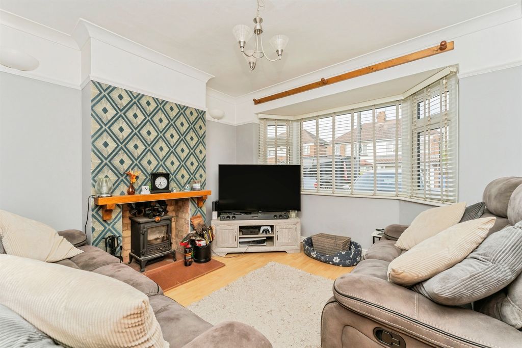 Property photo 2 of 17