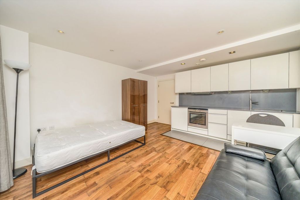 Property photo 2 of 7