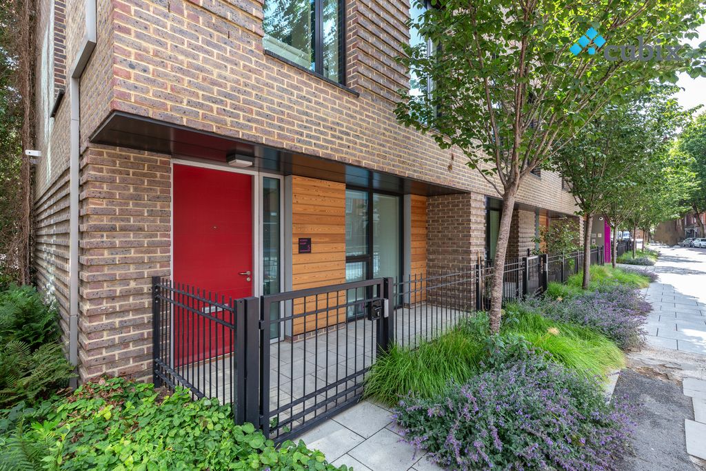 Property photo 2 of 21