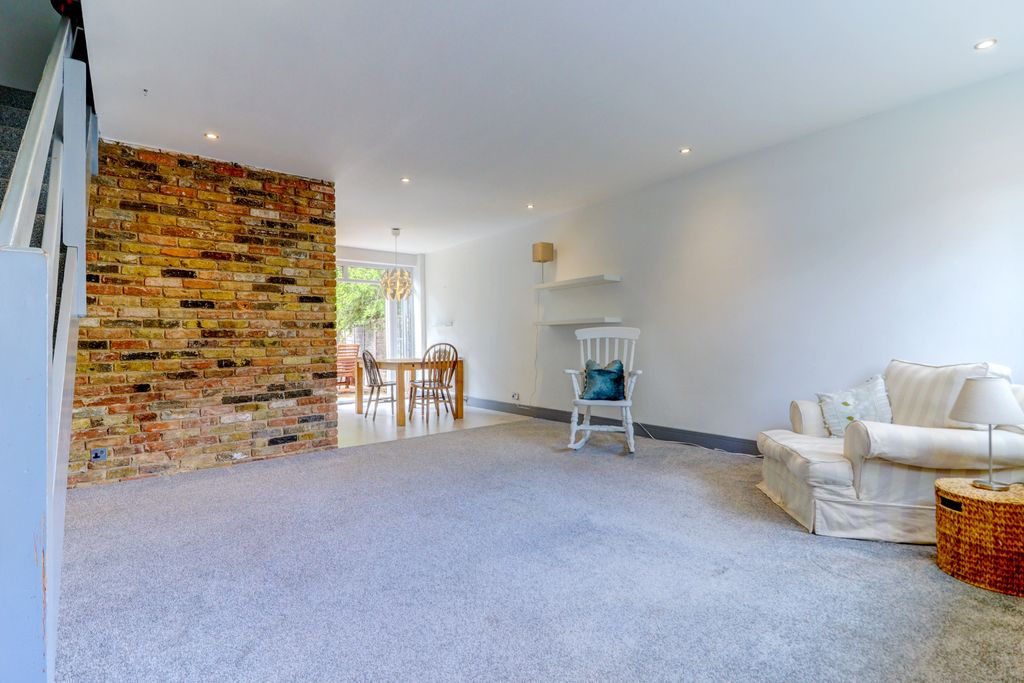 Property photo 2 of 14 Picture No. 19