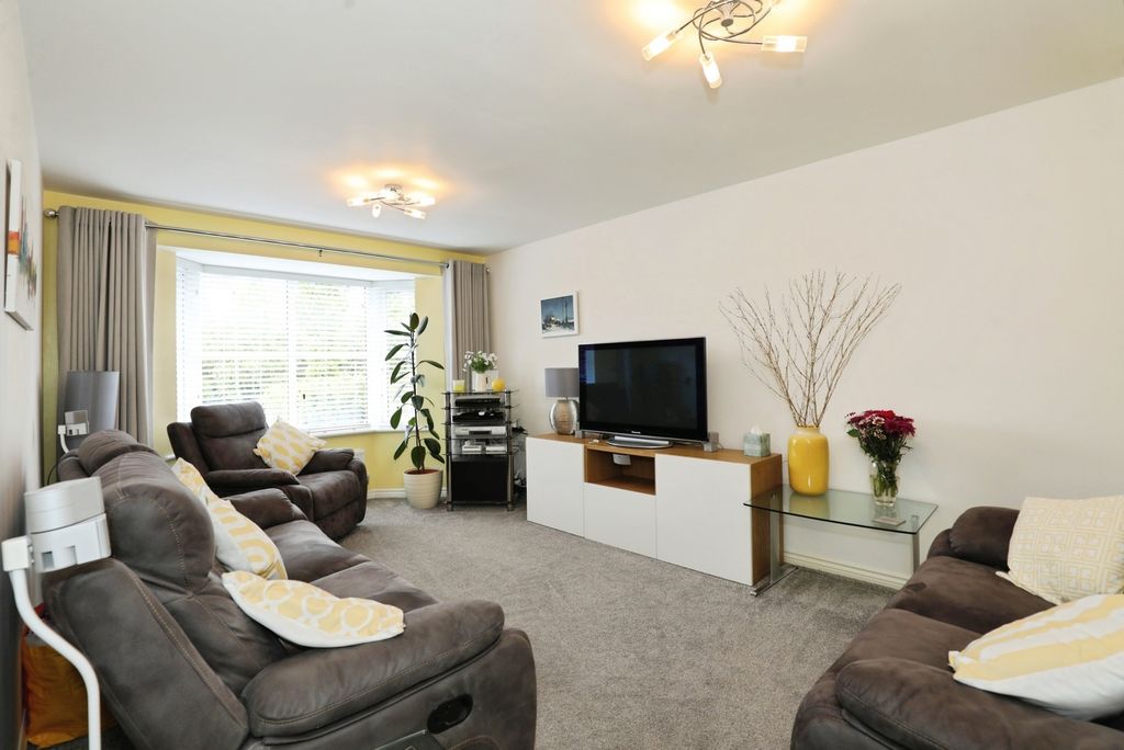Property photo 2 of 19 Pbox-Img.Jpg